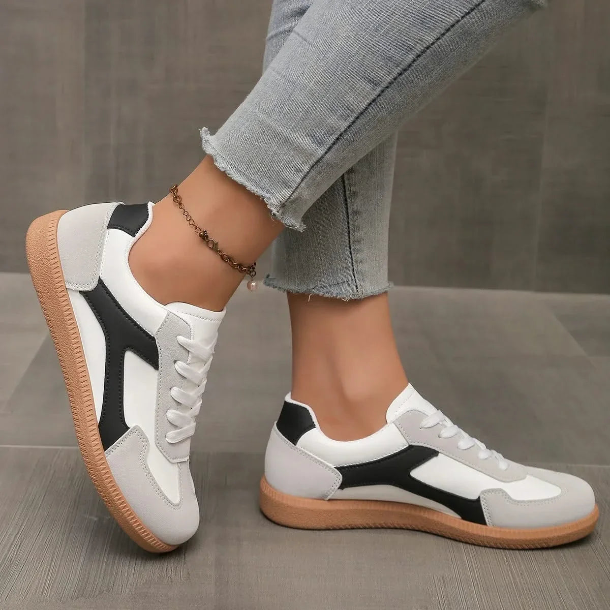 Milan Low Top Sneakers
